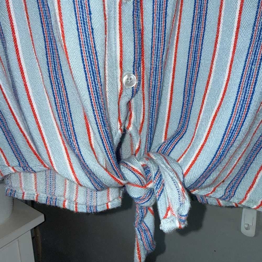 Harper Light Blue & Red button up - Picture 5 of 6